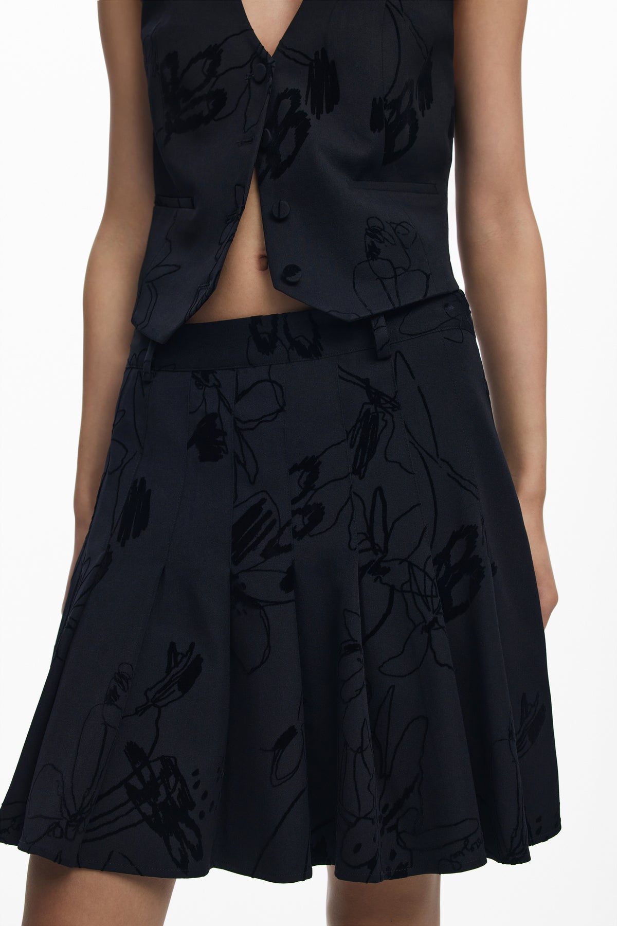 DESIGUAL WOMEN'S BLACK SHORT SKIRT