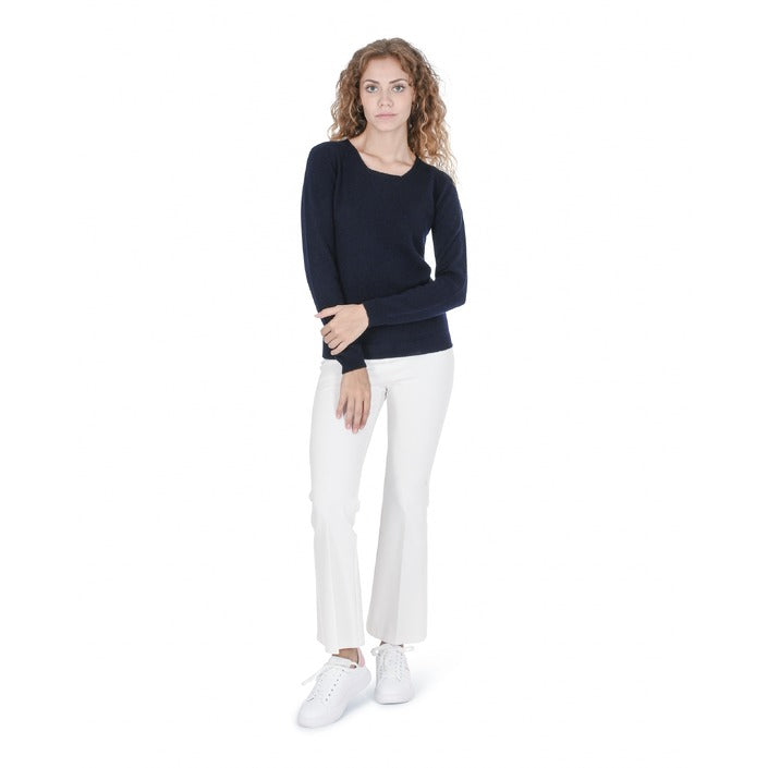 Crown of Edinburgh Cashmere - Crown of Edinburgh Cashmere Womens Square Neck Sweater COE 0024 NAVY
