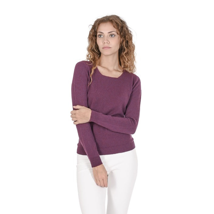 Crown of Edinburgh Cashmere - Crown of Edinburgh Cashmere Womens Square Neck Sweater COE 0024 BURGUNDY