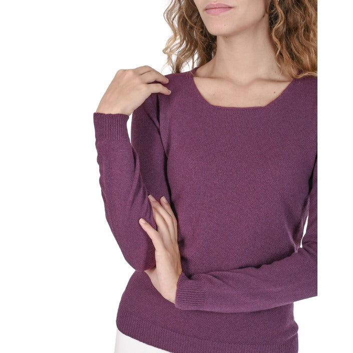 Crown of Edinburgh Cashmere - Crown of Edinburgh Cashmere Womens Square Neck Sweater COE 0024 BURGUNDY