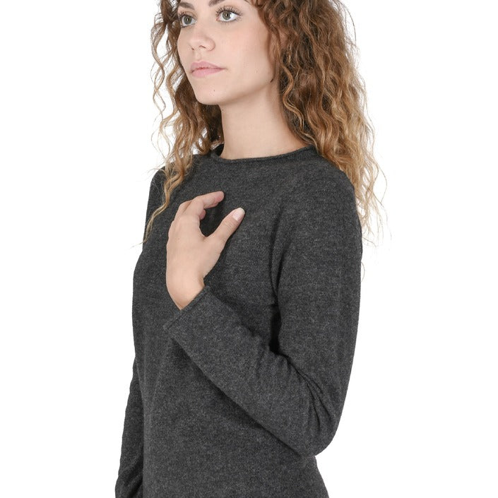 Crown of Edinburgh Cashmere - Crown of Edinburgh Cashmere Womens Boat Neck Sweater COE 007 IRON GREY