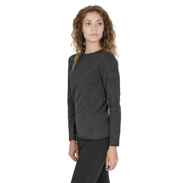 Crown of Edinburgh Cashmere - Crown of Edinburgh Cashmere Womens Boat Neck Sweater COE 007 IRON GREY